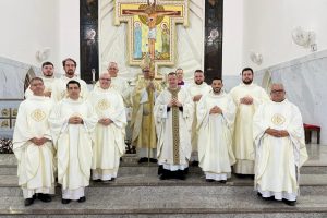 Posse canônica do Padre Giuliano Alamino como seu novo Pároco e Cura (1)